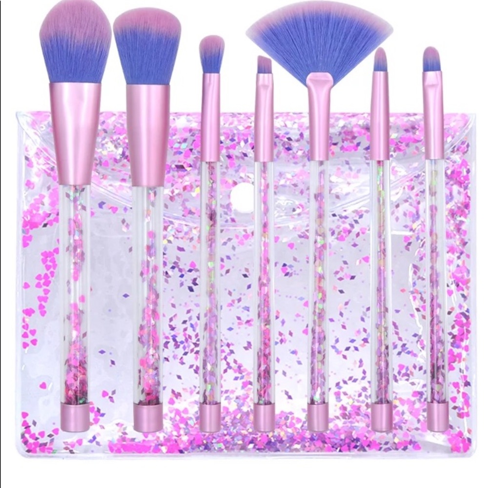 NEW!!! 7 piece glitter make up brush set.